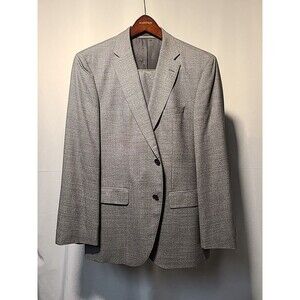 Hugo Boss 130s Wool Suit – Excellent Quality
